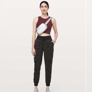 Lululemon Dance Studio yoga Athletic Stretch Run Lightweight Jogger Black 2